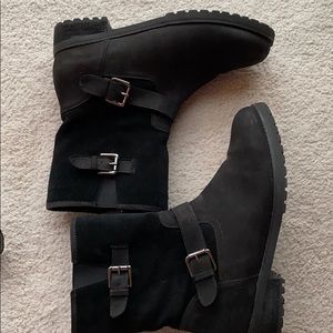 Black buckle winter boots